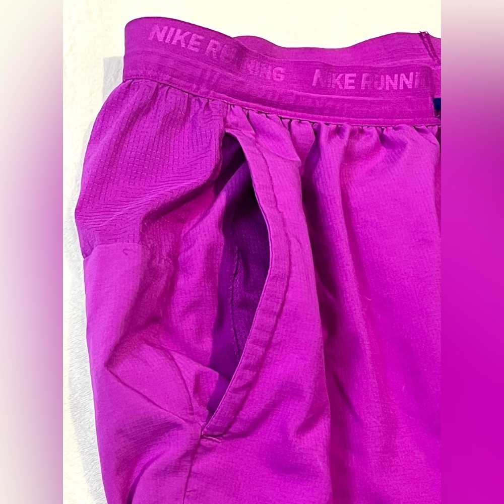 Nike Dri-Fit Women’s Fuchsia Athletic Running Drawstring Shorts Size Medium - Picture 4 of 16